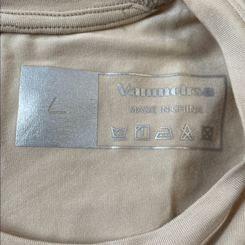 NWT VANMOLRSA Sleeveless Crewneck Tank Top in Beige.  Size Large - Picture 3 of 6